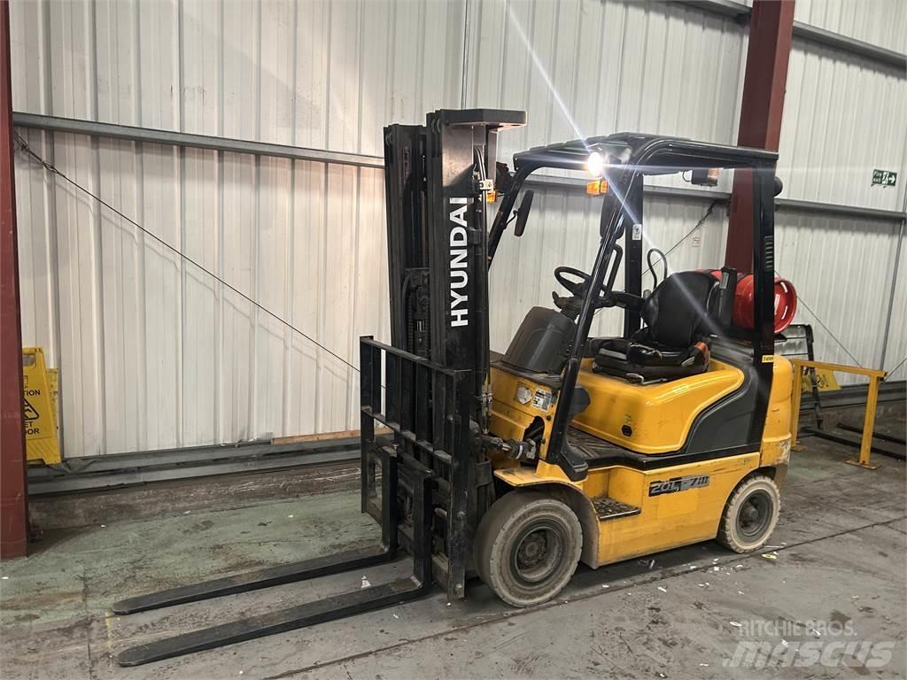 Hyundai 20L-7M Nestekaasutrukit