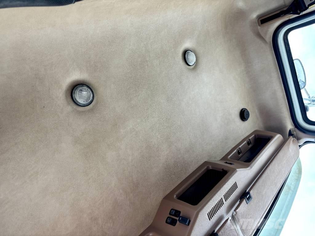 Mack GU713 Hinausautot