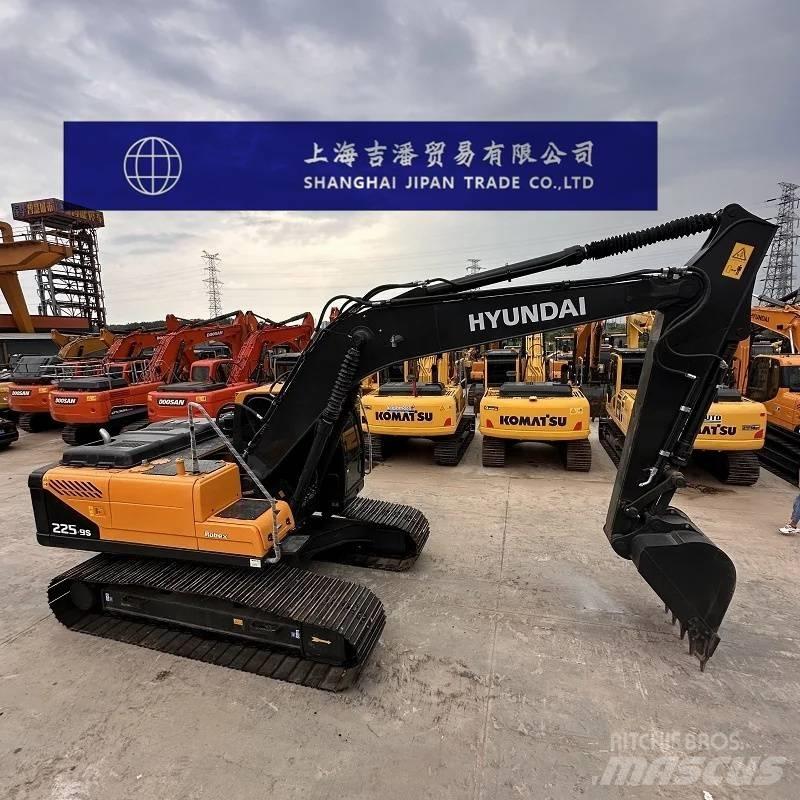 Hyundai R225 Telakaivukoneet