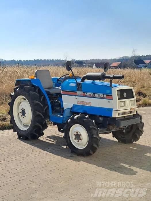 Mitsubishi MT3201 Taajamatraktorit