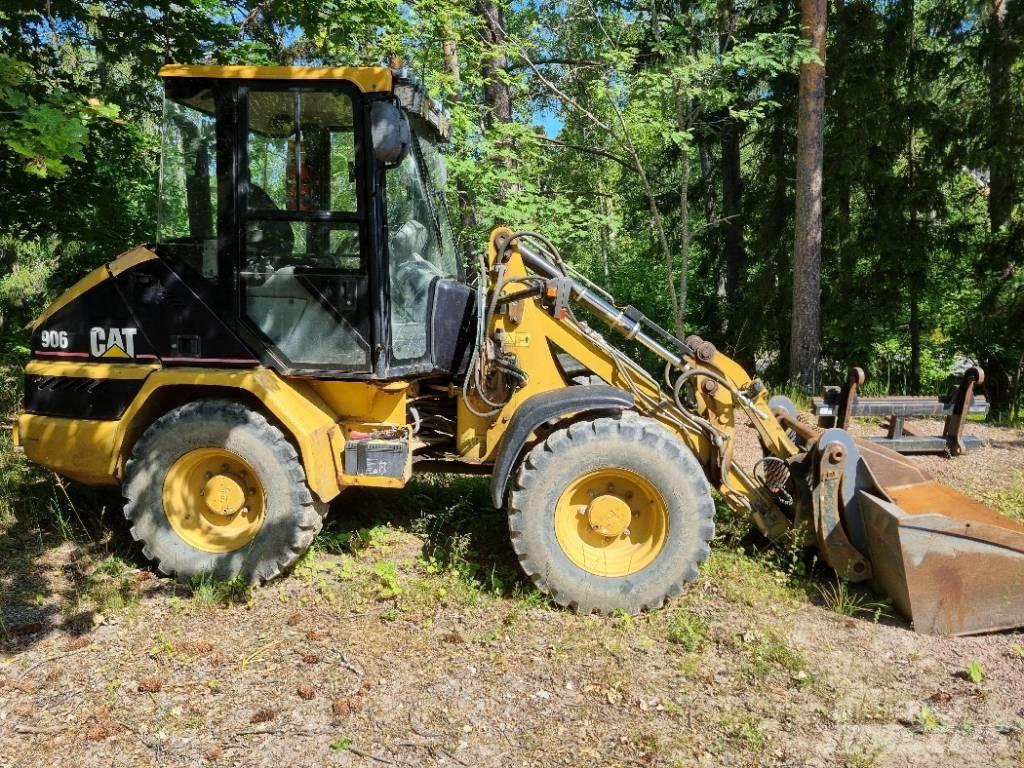 CAT 906 Pyöräkuormaajat