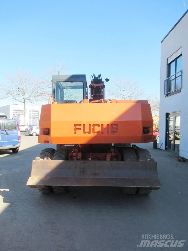 Fuchs 712M Pyöräkaivukoneet