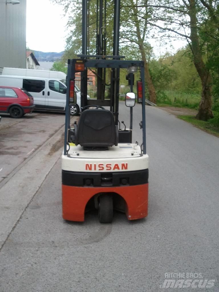 Nissan N01L15U Sähkötrukit