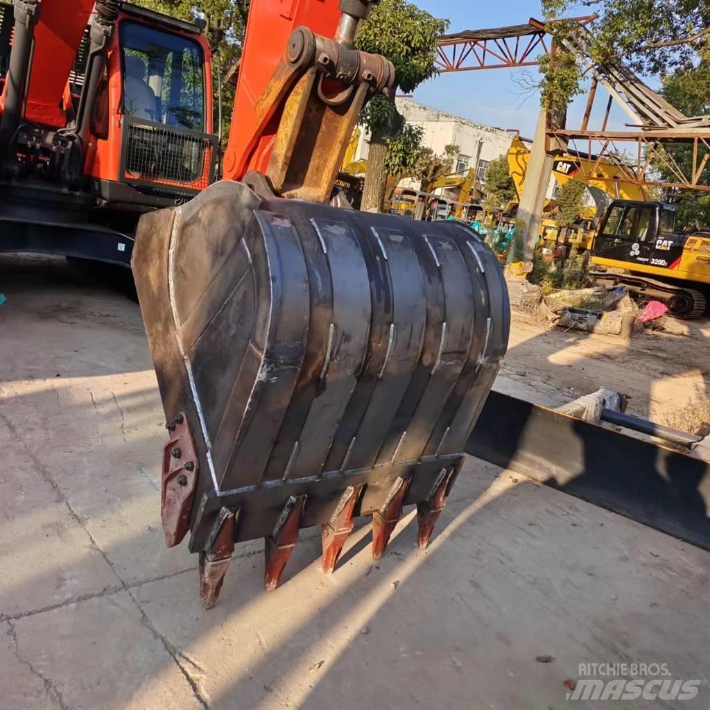 Doosan DX 225 LC Telakaivukoneet