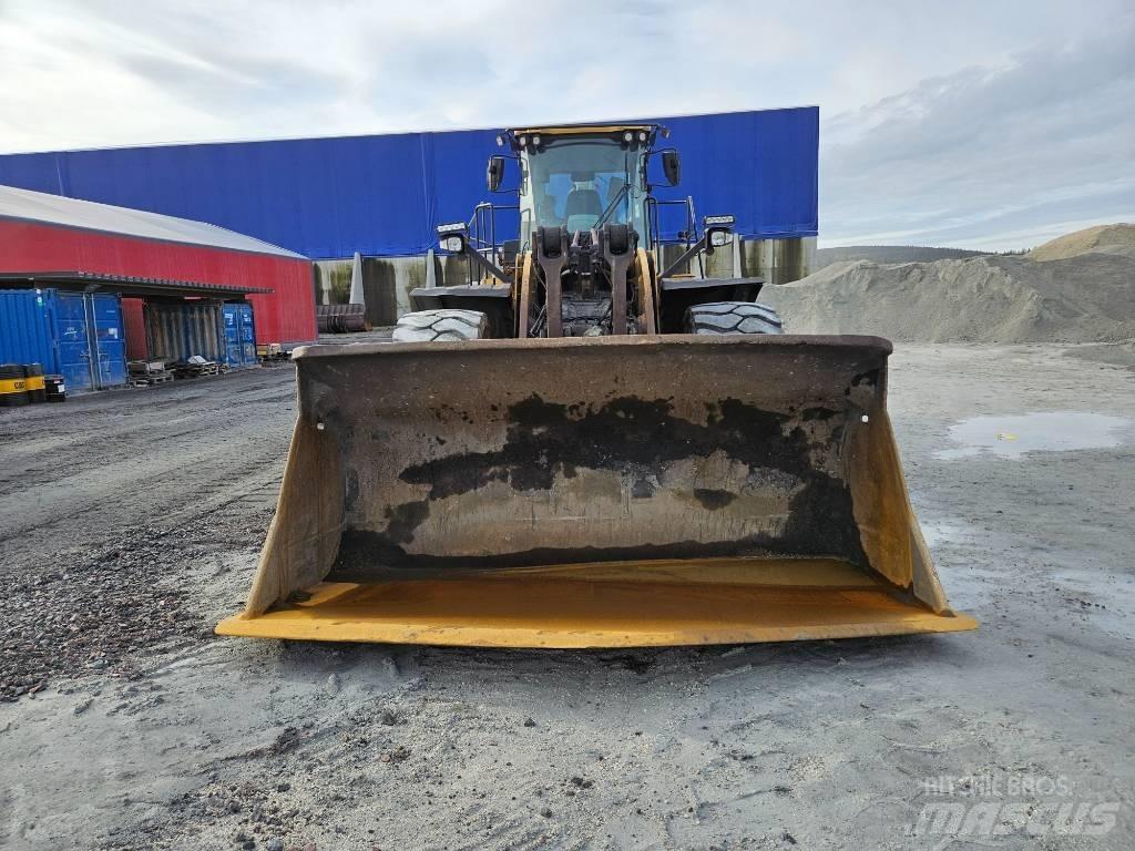 CAT 982 M Pyöräkuormaajat