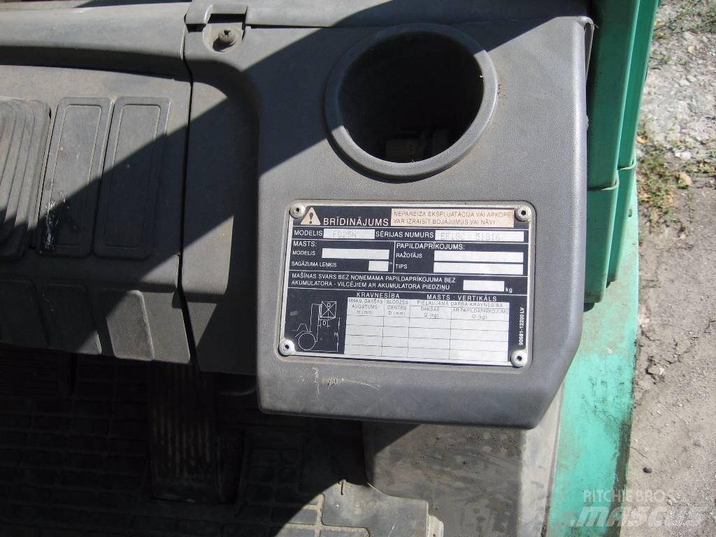 Mitsubishi FD25N Dieseltrukit