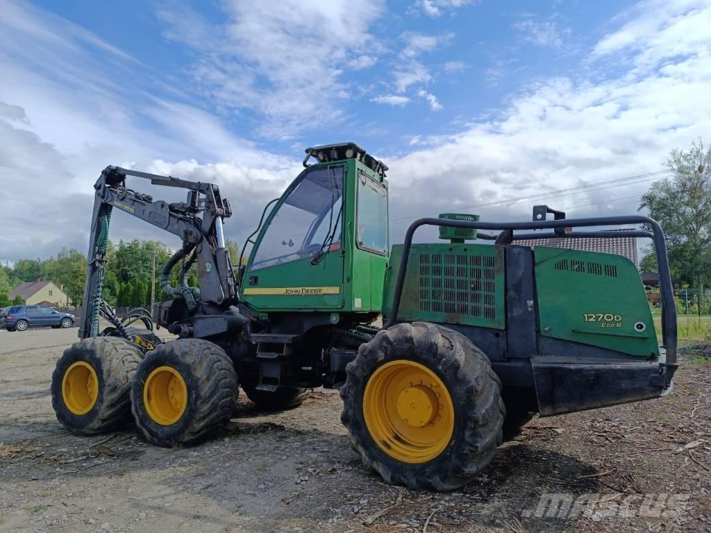 John Deere 1270 D Harvesterit