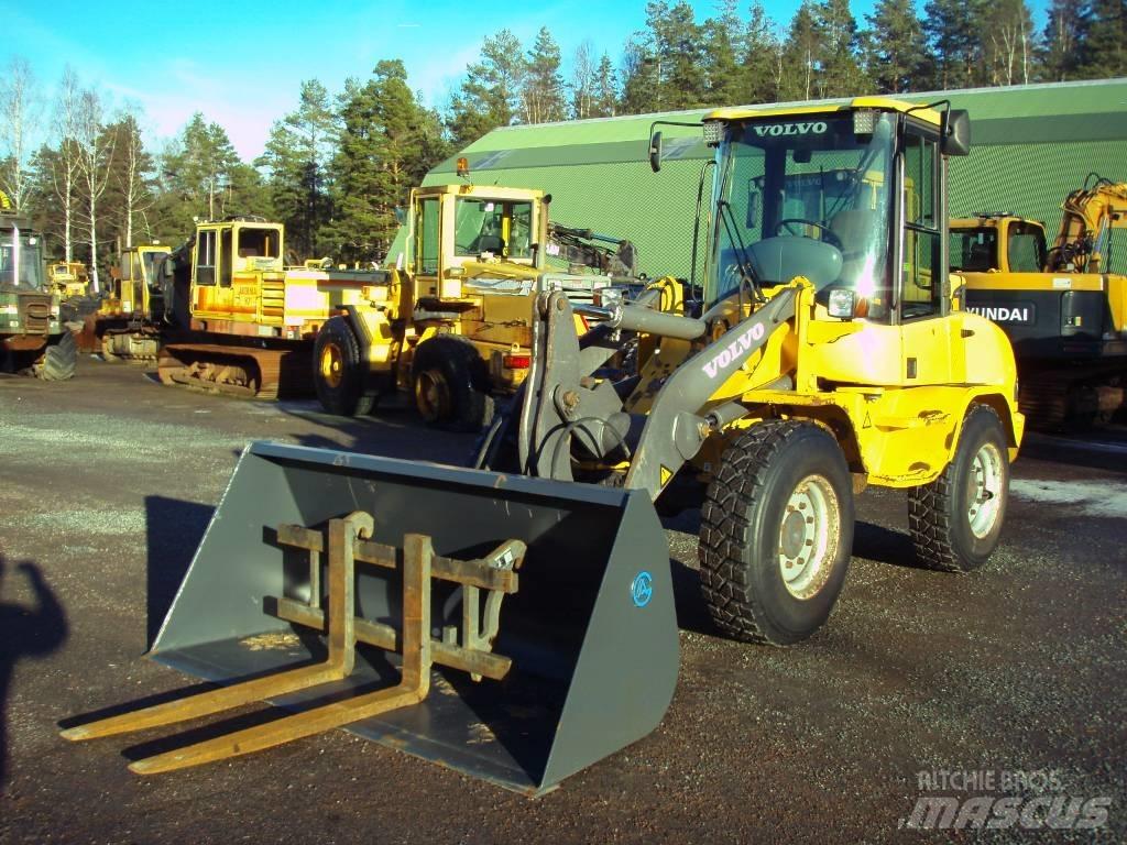 Volvo L 30 Pyöräkuormaajat