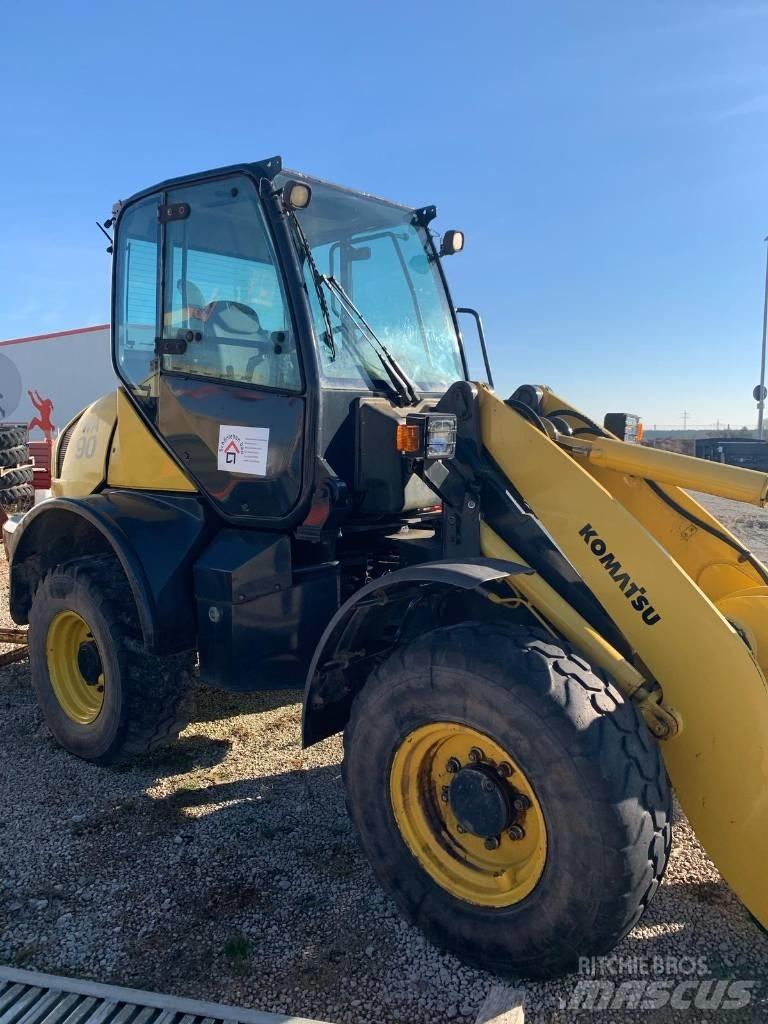 Komatsu WA 90-6 Pyöräkuormaajat