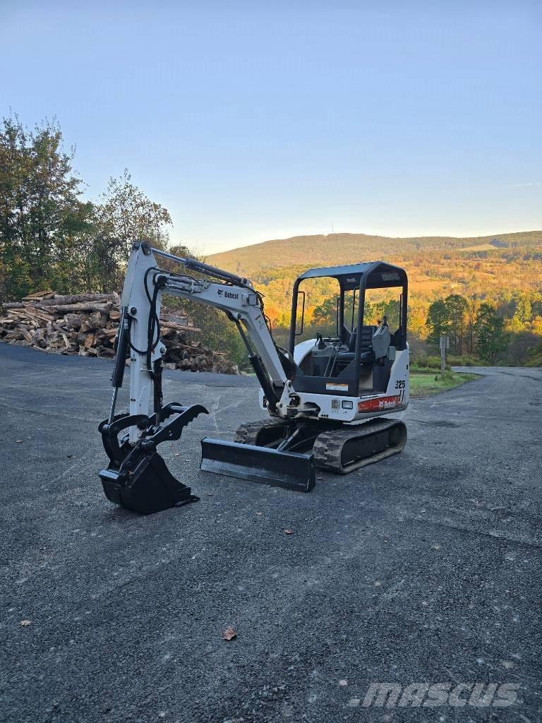 Bobcat 325 G Minikaivukoneet < 7t