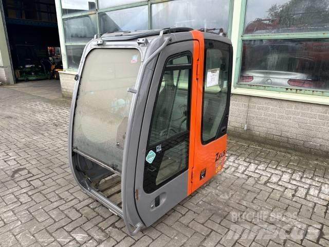 Hitachi Zaxis Ohjaamo ja sisusta