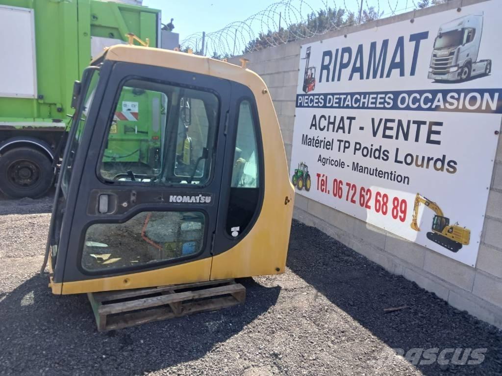 Komatsu PC 210 Ohjaamo ja sisusta