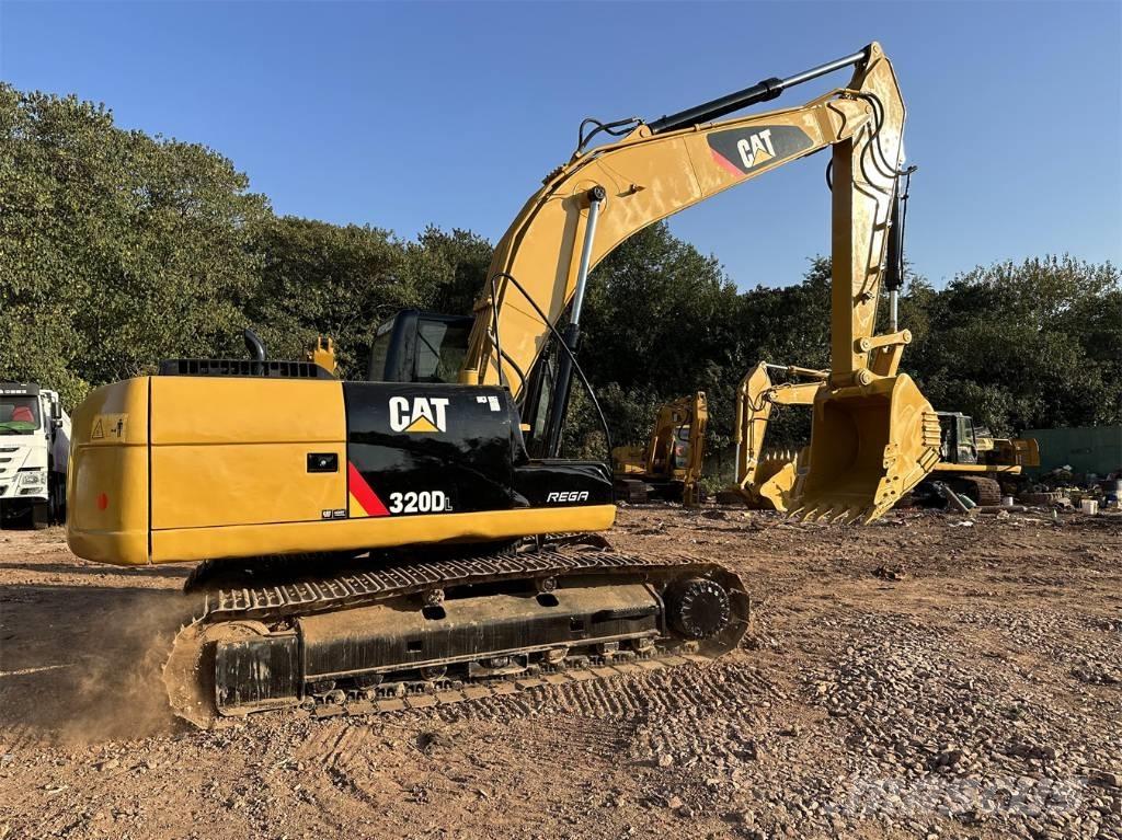CAT 320D Telakaivukoneet