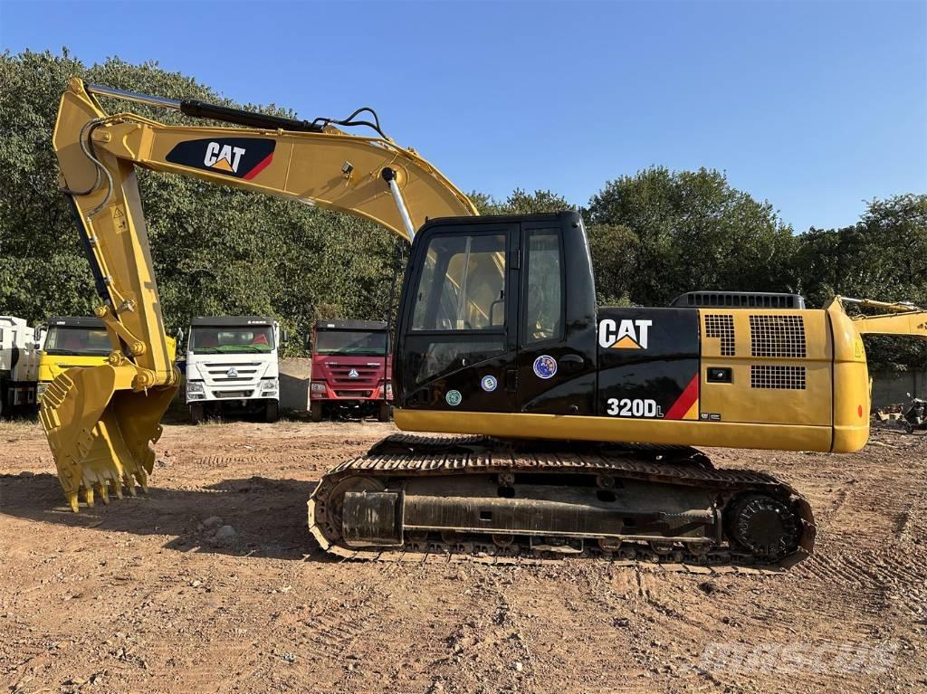 CAT 320D Telakaivukoneet