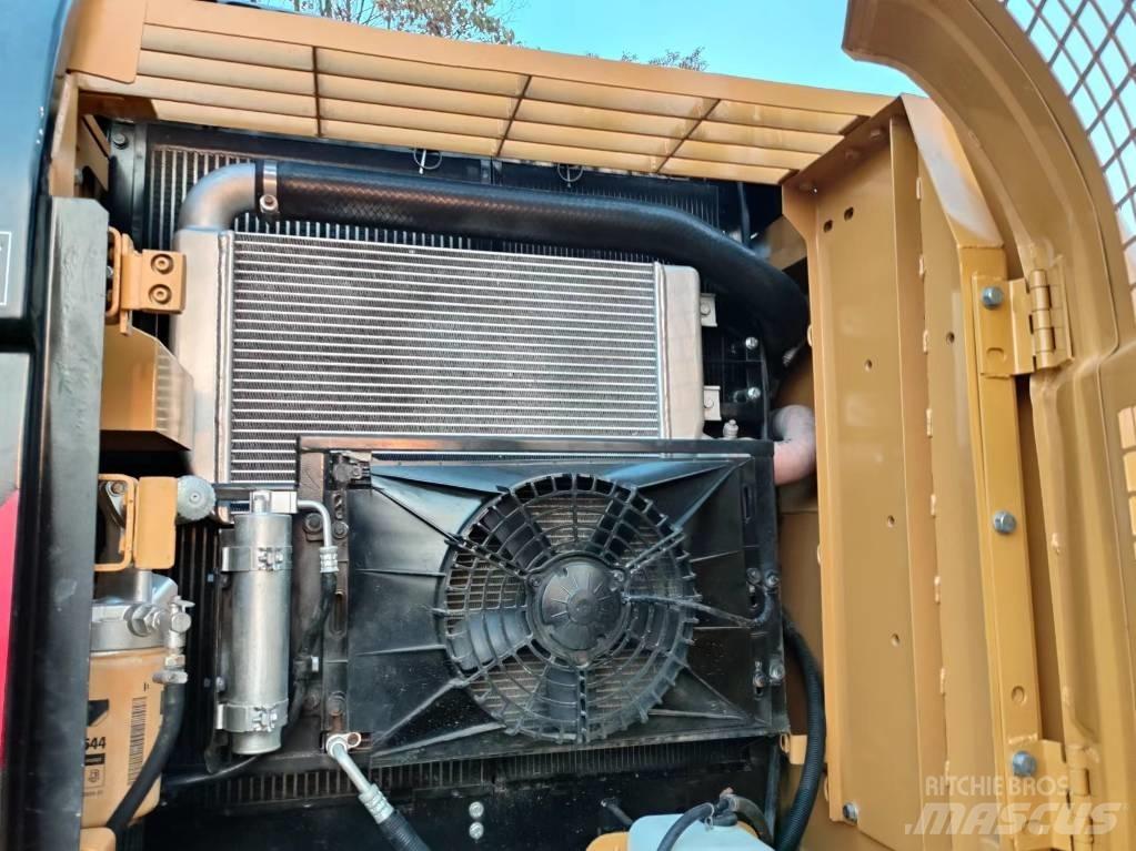 CAT 320 D Telakaivukoneet