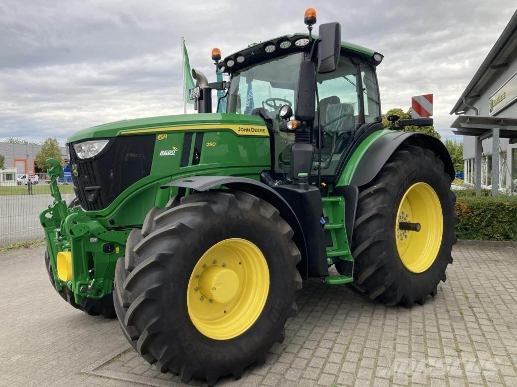 John Deere 6R250 Traktorit