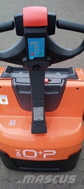 Toyota LWE 200 Käyden ajettavat pinoamistrukit
