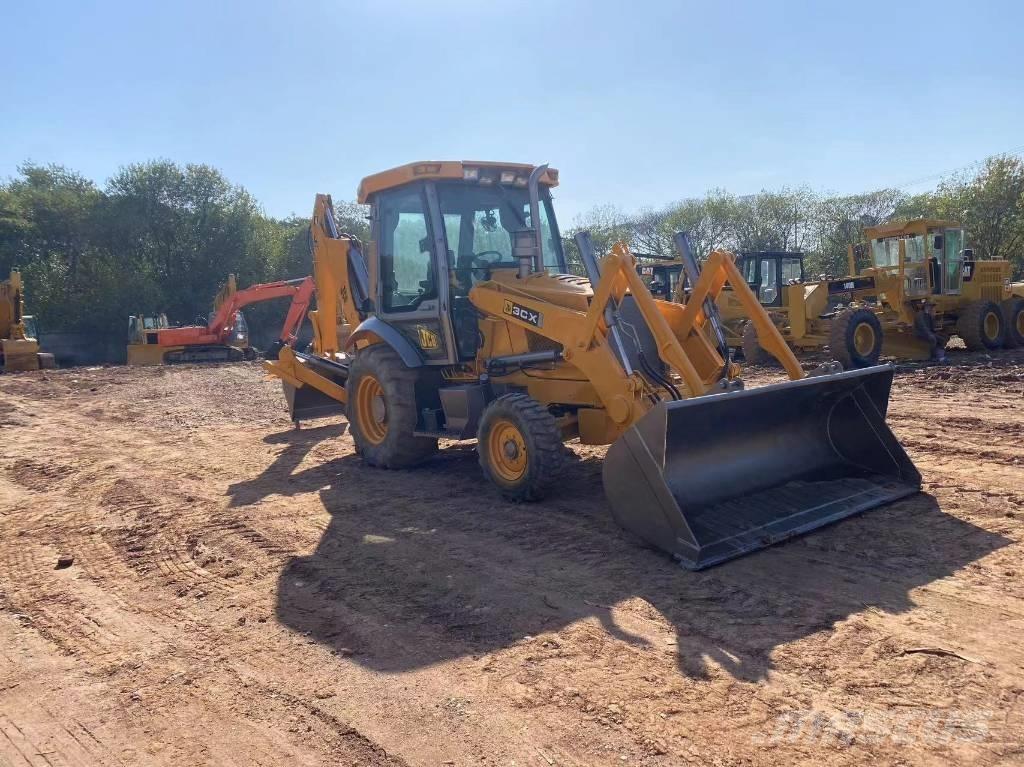 JCB 3CX Kaivurikuormaajat