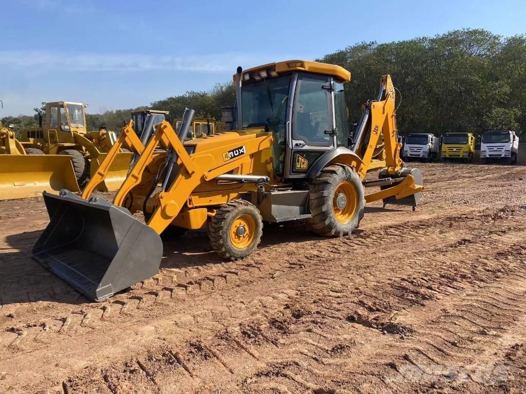 JCB 3CX Kaivurikuormaajat