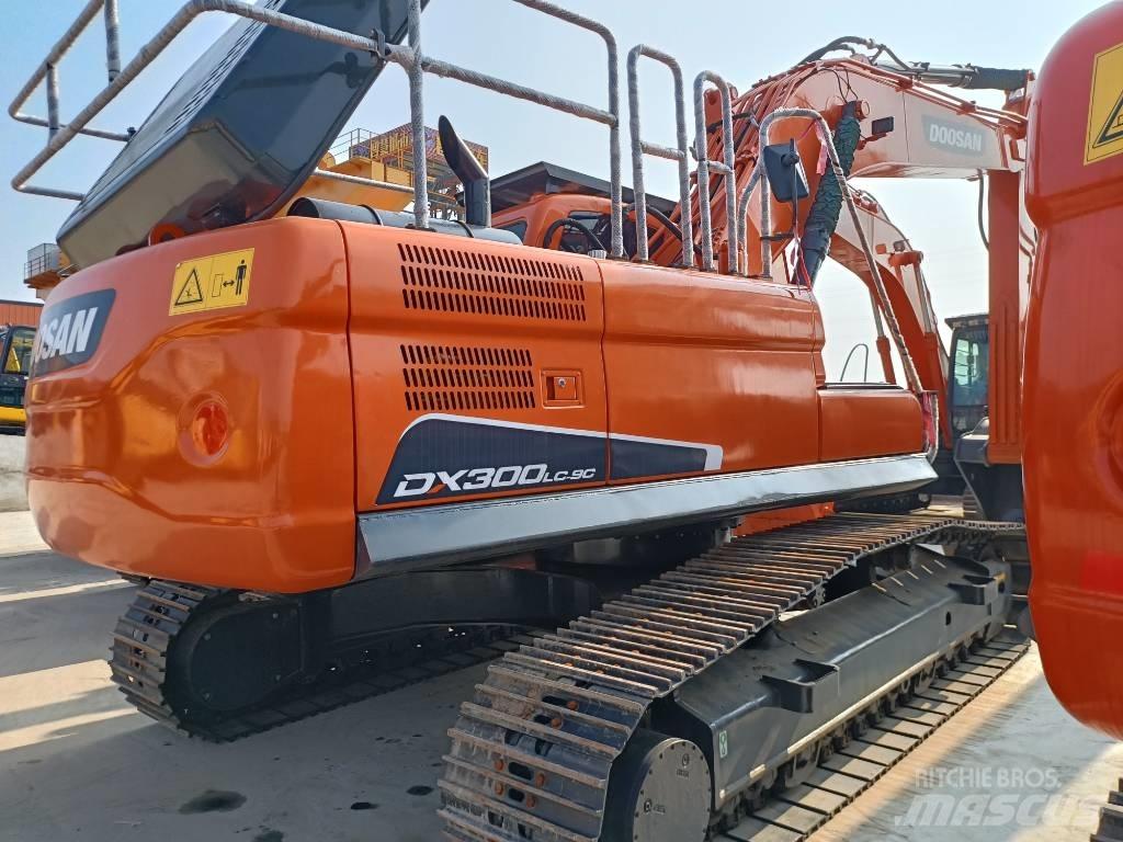 Doosan DX300-9 Telakaivukoneet