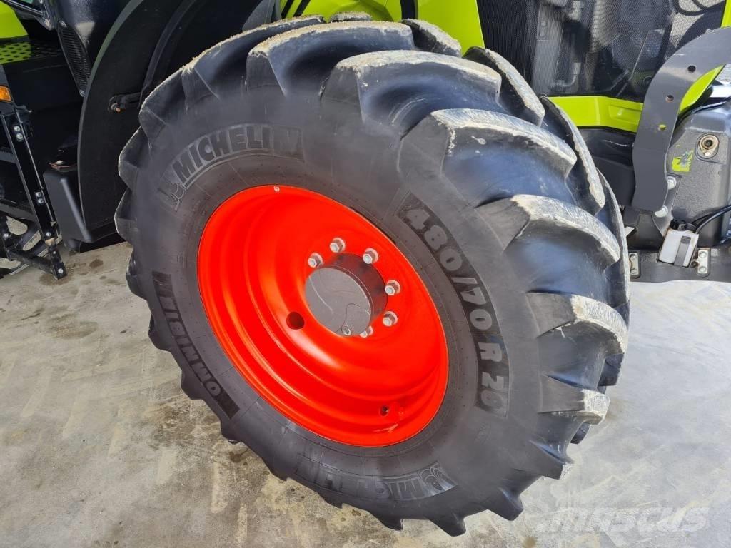 CLAAS 530 cmatic cis+ Traktorit