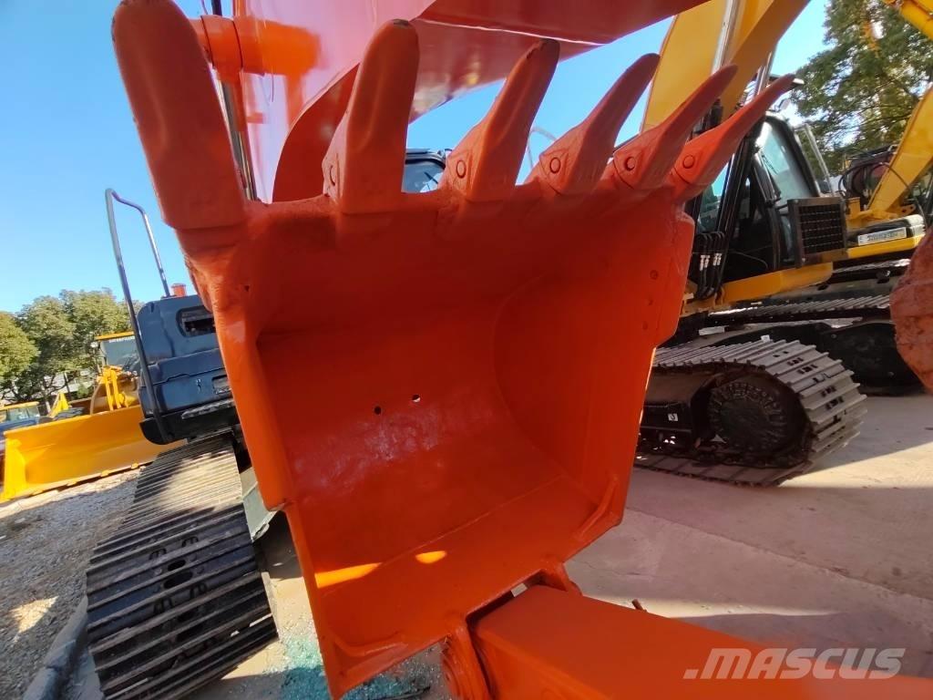 Hitachi ZX 200 Telakaivukoneet