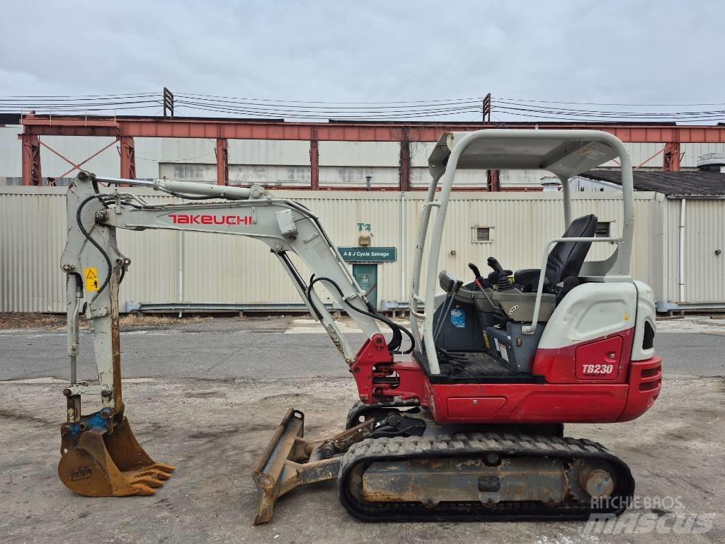 Takeuchi TB 230 Minikaivukoneet < 7t