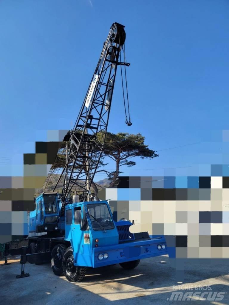 Hitachi FK 150 Tela-alustaiset nosturit