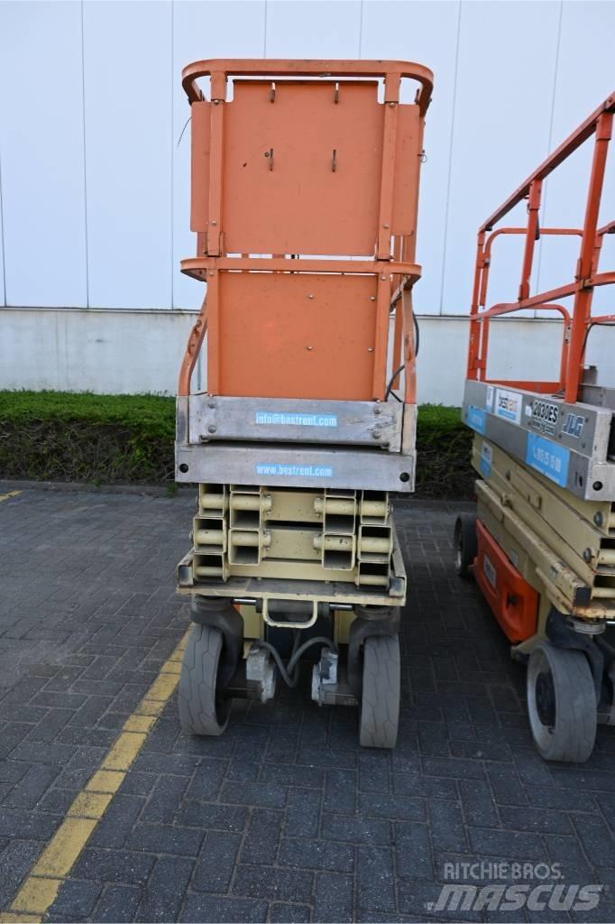 JLG 2030 ES Saksilavat