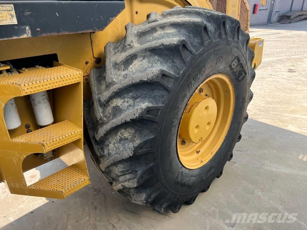 CAT CP76 Yksivalssijyrät