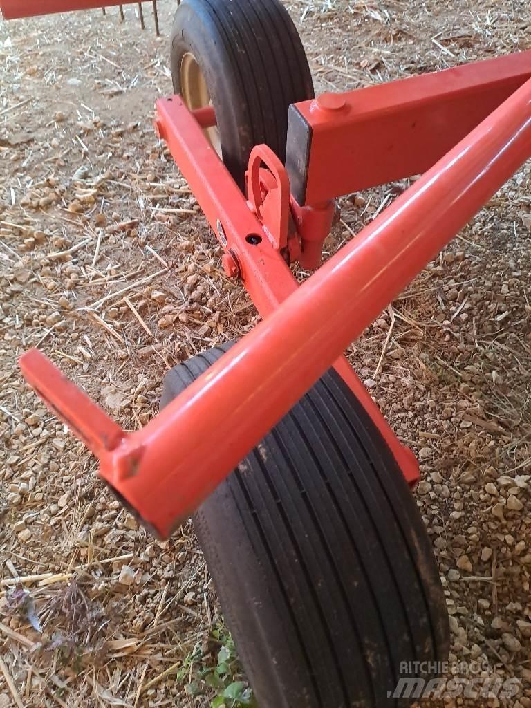 Kuhn GA4321 Karhottimet