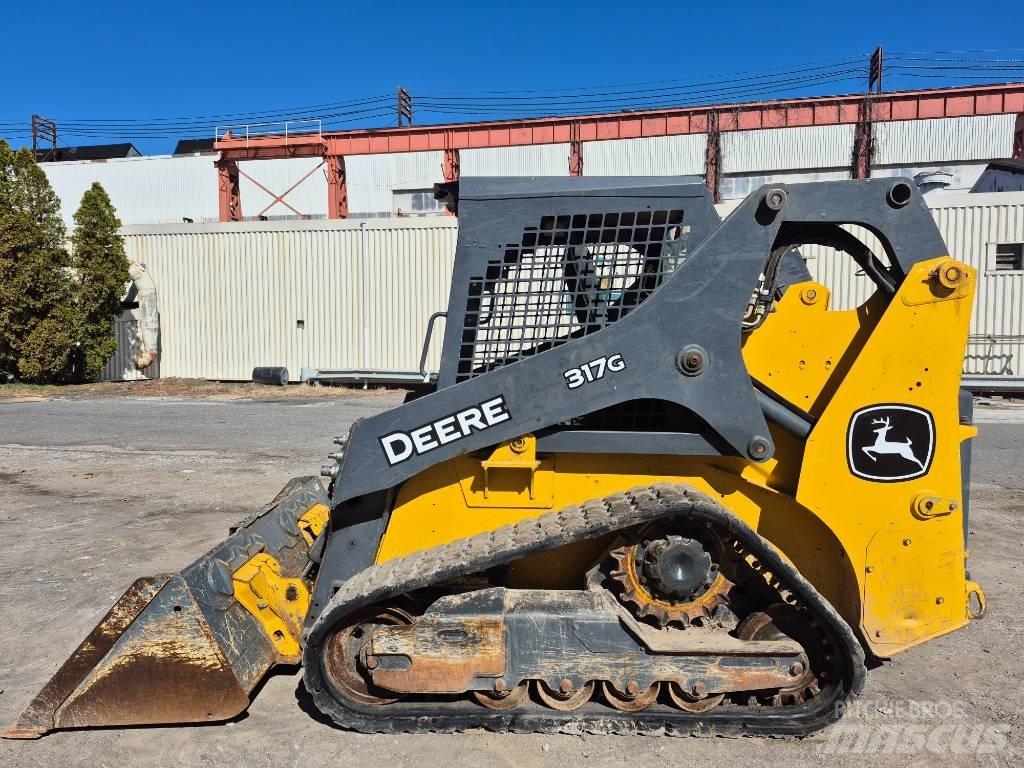 John Deere 317 Liukuohjatut kuormaajat