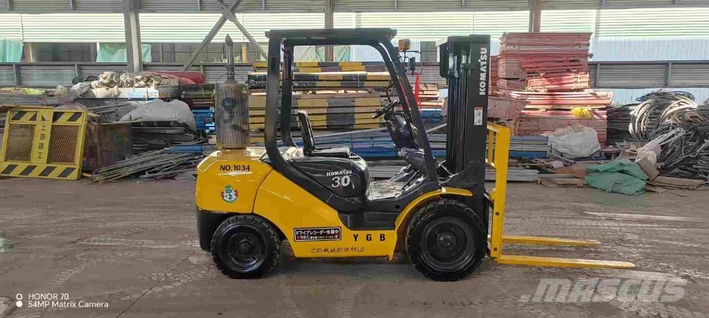 Komatsu FD 30 T-17 Dieseltrukit