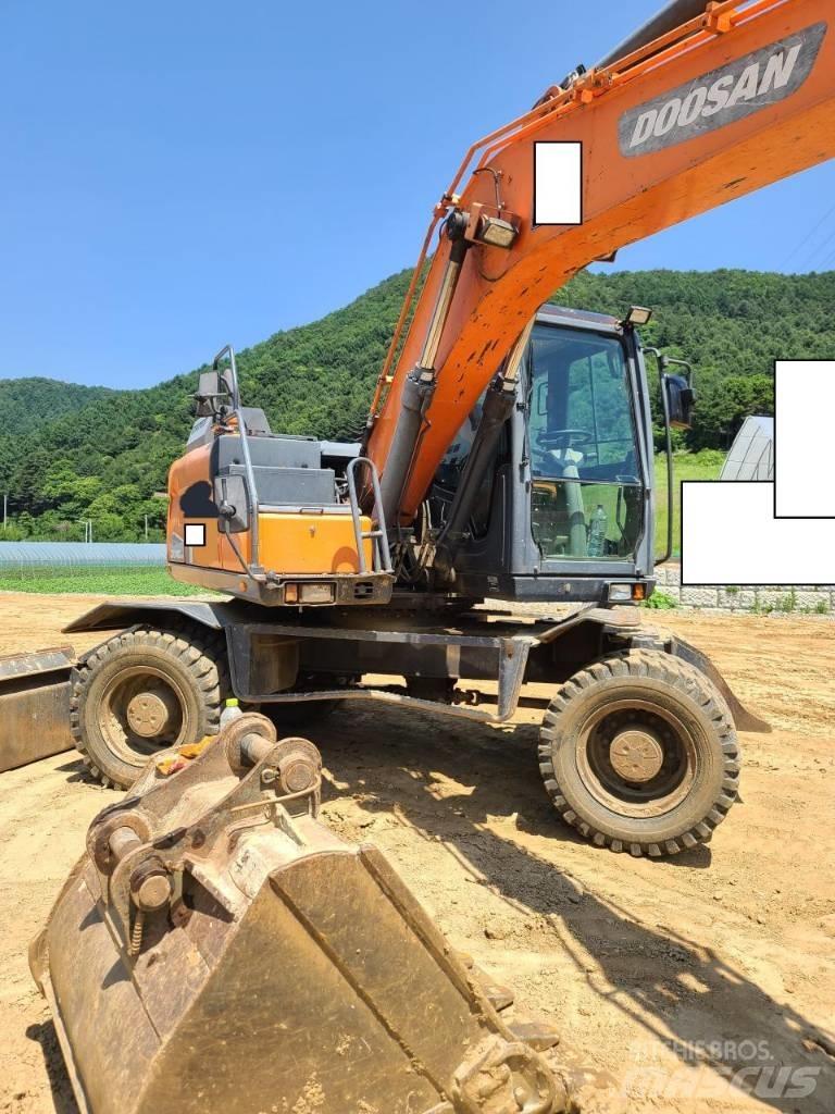 Doosan DX 140 W Pyöräkaivukoneet