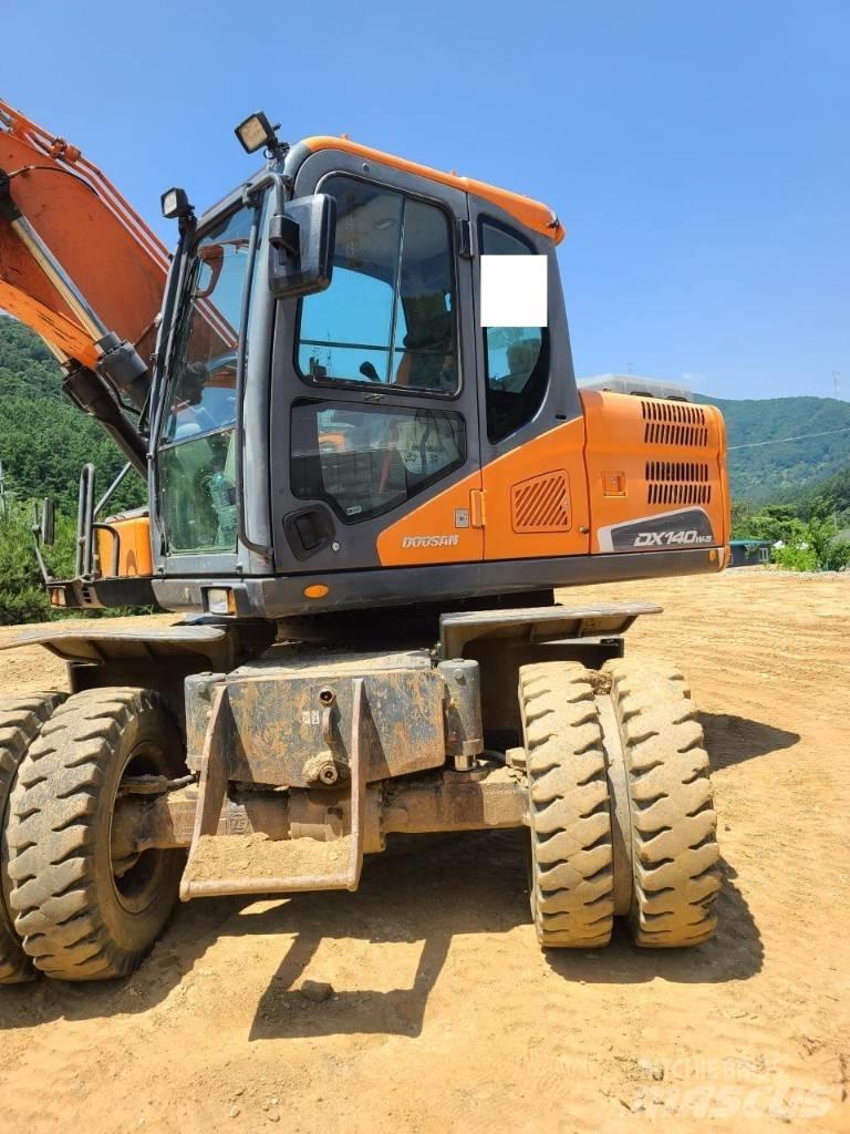 Doosan DX 140 W Pyöräkaivukoneet