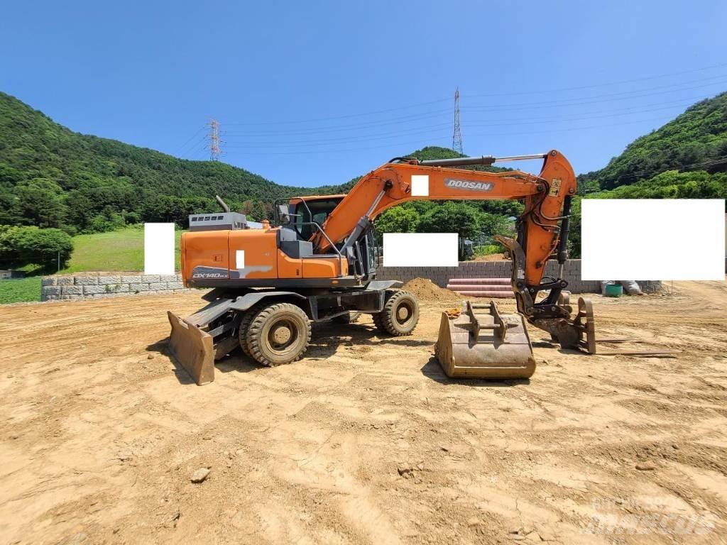 Doosan DX 140 W Pyöräkaivukoneet