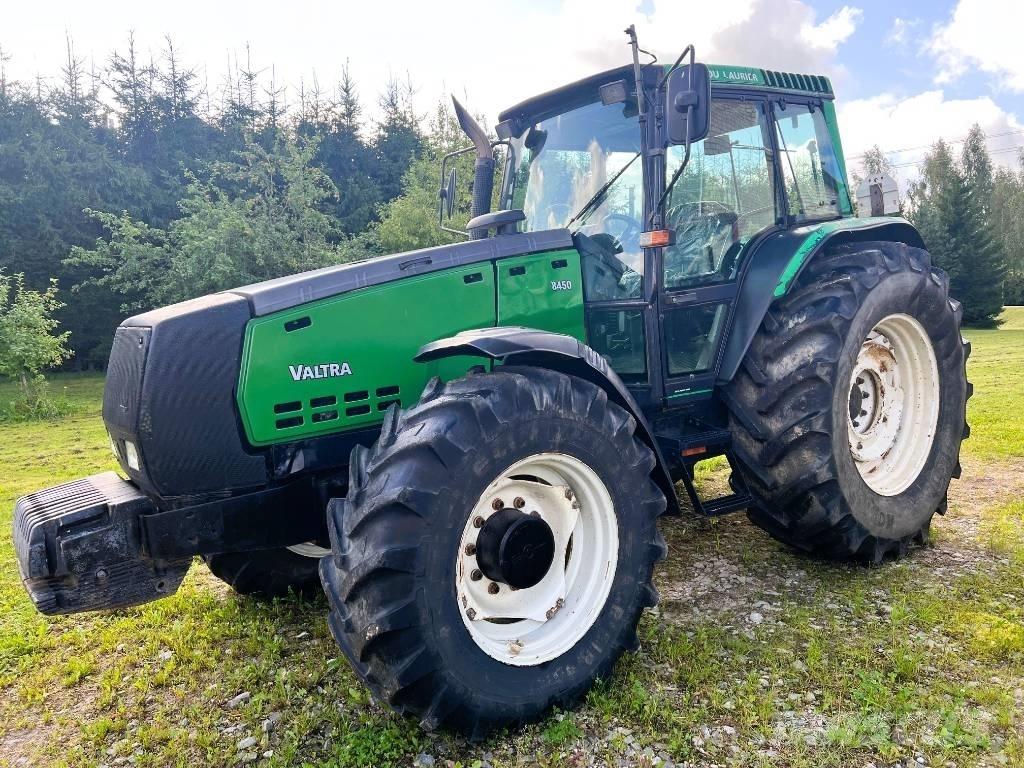 Valtra 8450 Traktorit