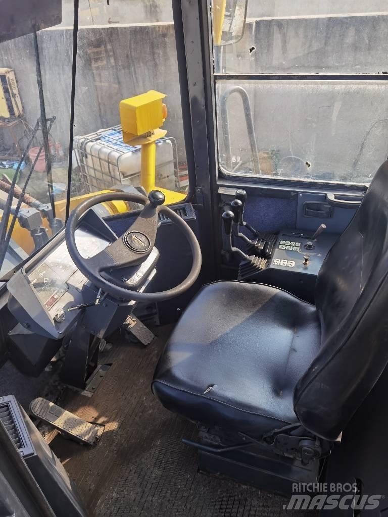 Komatsu WA 470 Pyöräkuormaajat