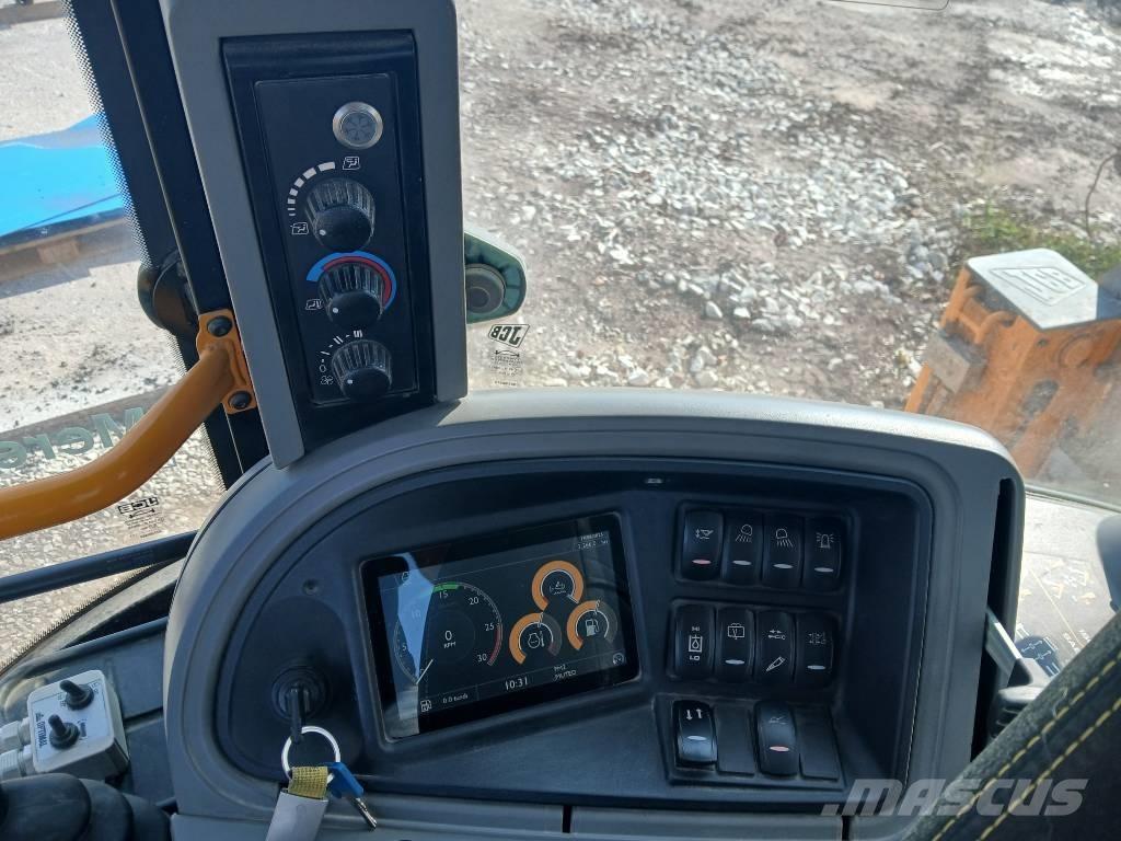 JCB 4 CX Kaivurikuormaajat