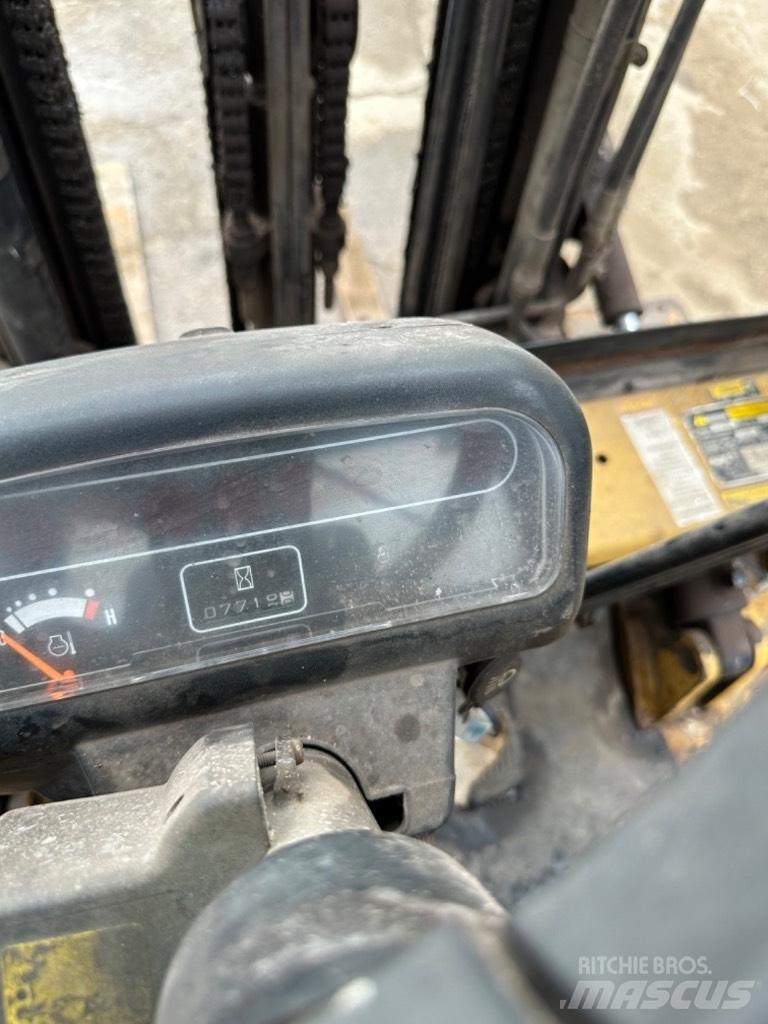CAT GP 25 Nestekaasutrukit