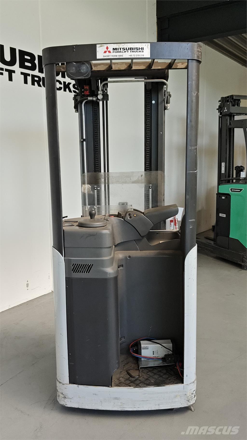 Atlet AJN160 Ajettavat pinoamisvaunut