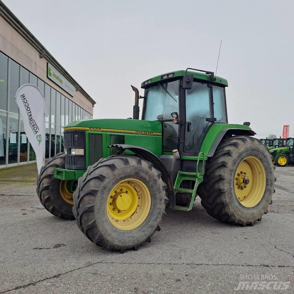 John Deere 7700 Traktorit