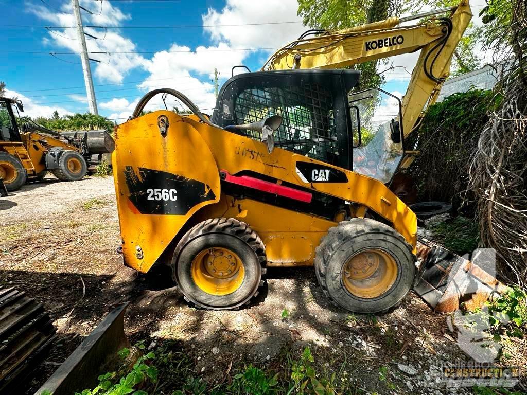 CAT 256 C Liukuohjatut kuormaajat