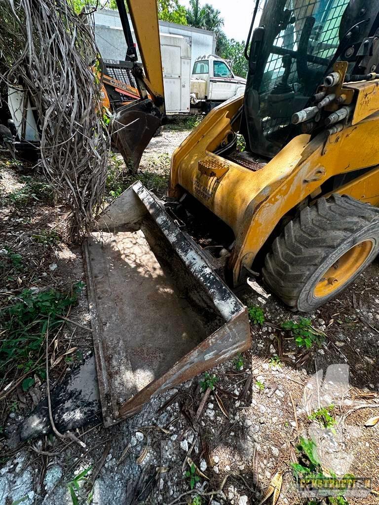 CAT 256 C Liukuohjatut kuormaajat