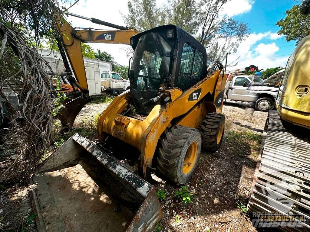 CAT 256 C Liukuohjatut kuormaajat