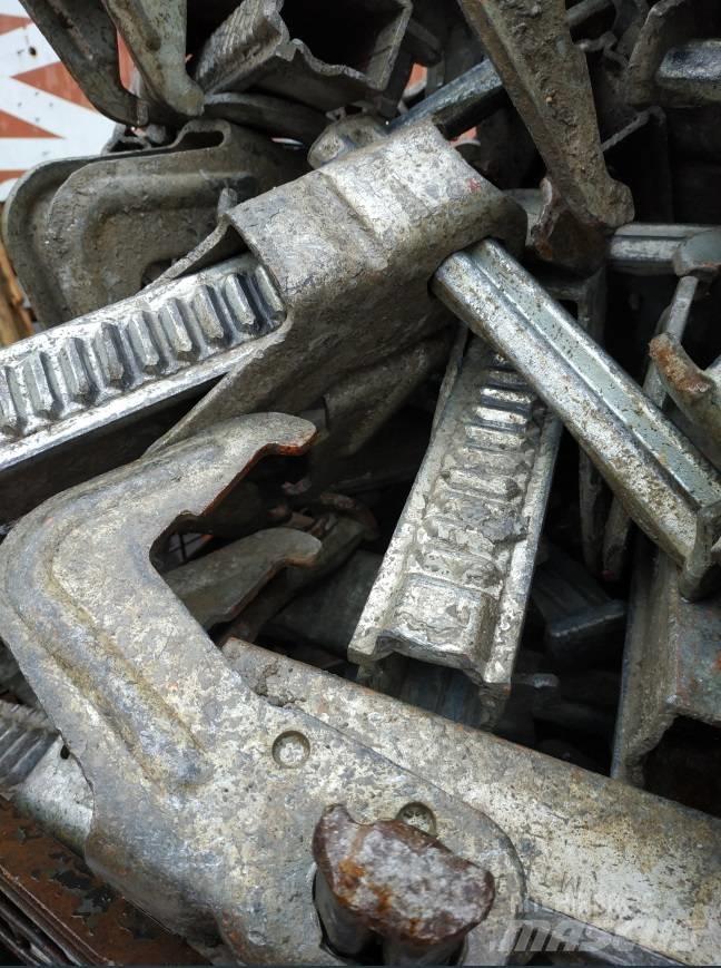Peri BFD Clamps (Used) Muotit