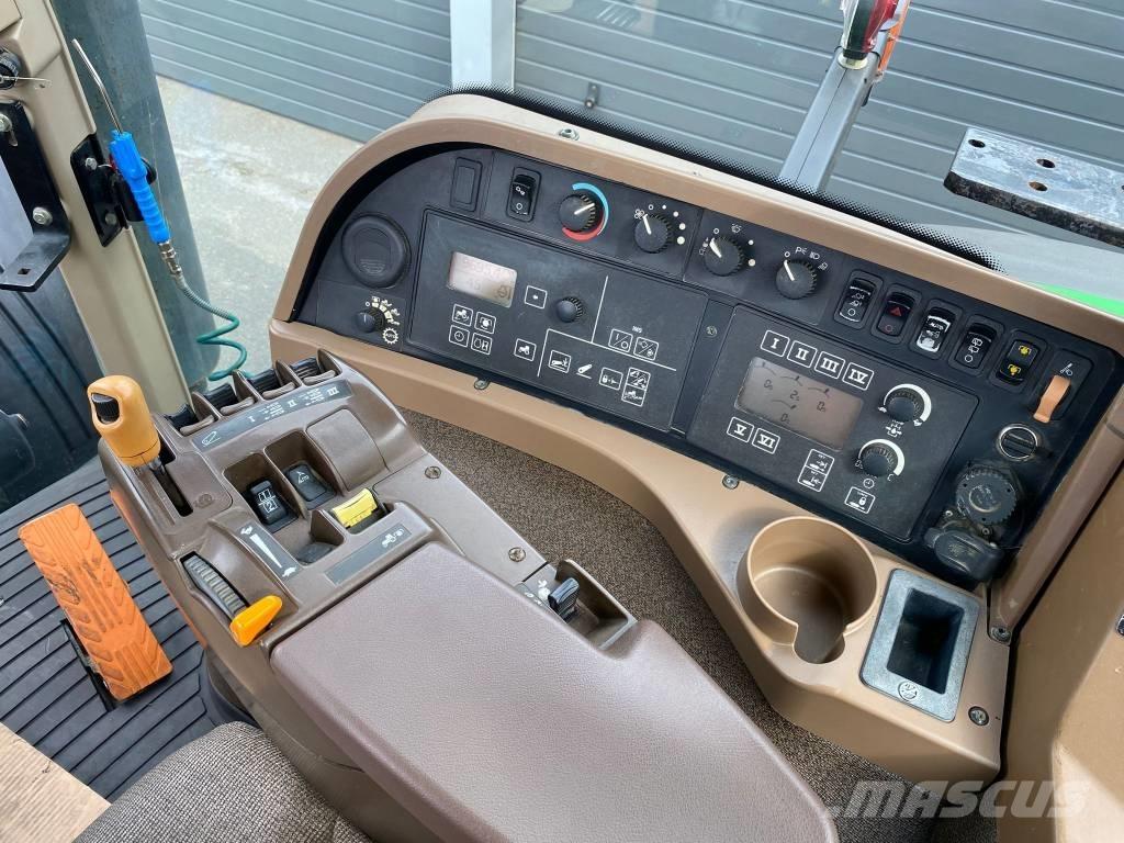 John Deere 8230 ILS Traktorit