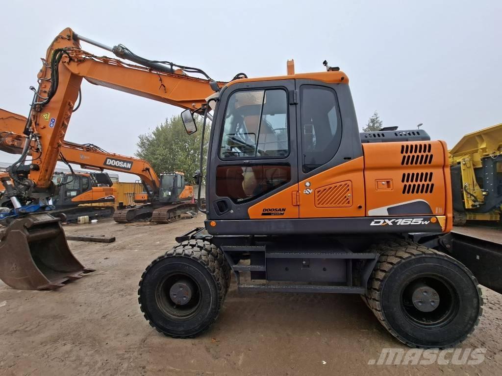 Doosan DX 165 W-5 Pyöräkaivukoneet