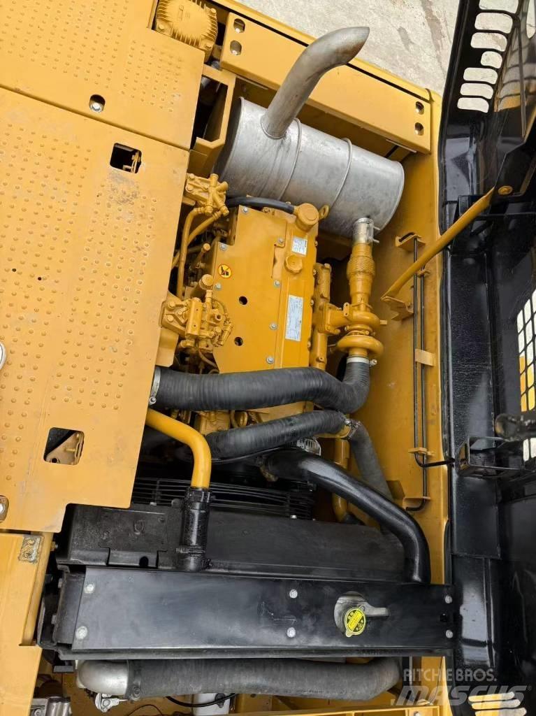 CAT 320 D Telakaivukoneet