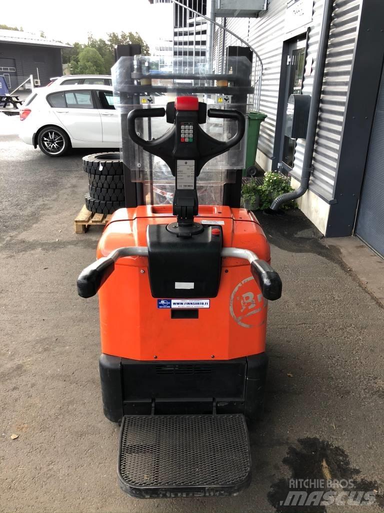 BT SPE 125 Ajettavat pinoamisvaunut